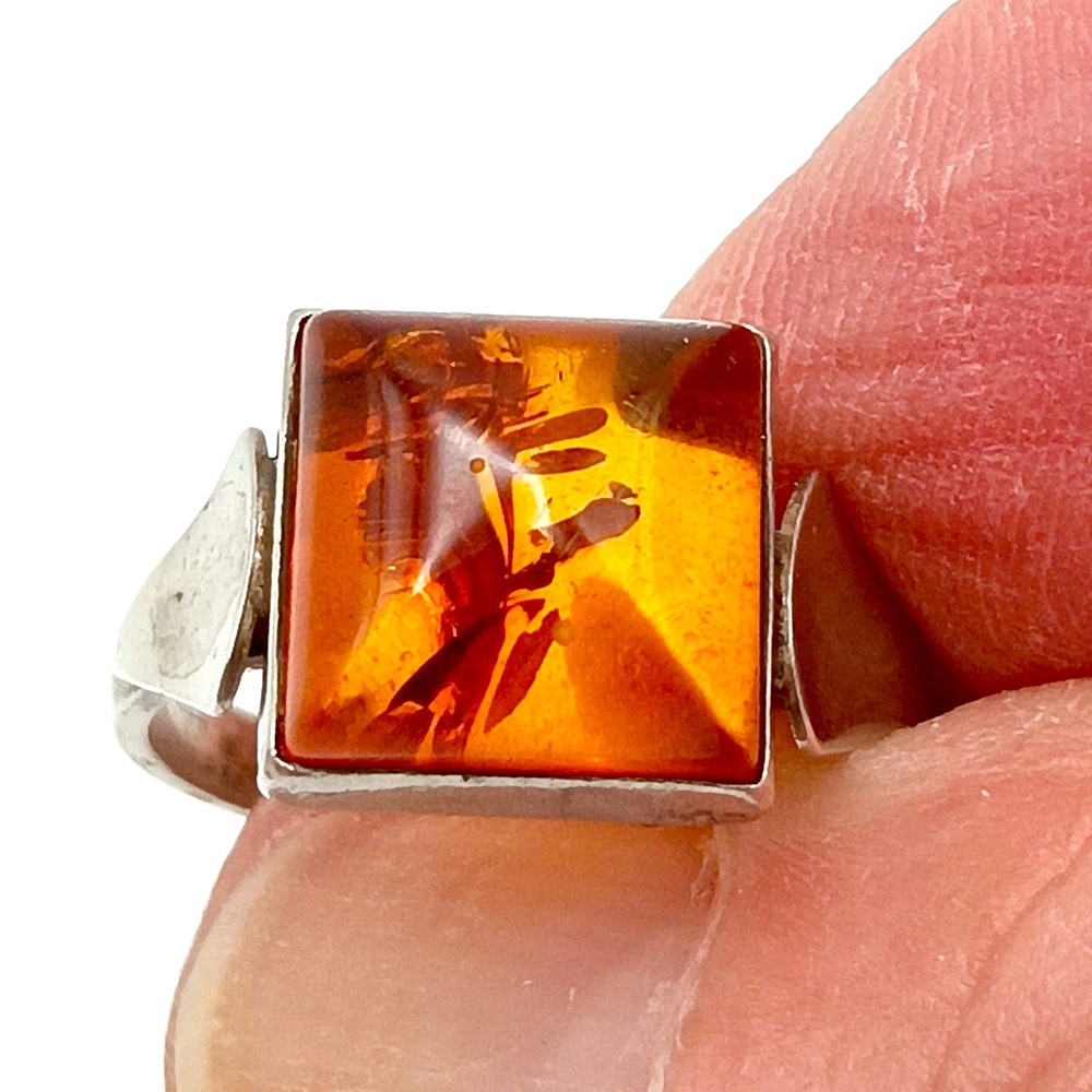 Amber And Silver Ring Size Aprox 9